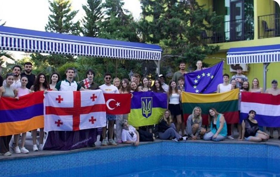 Creative Recycle youth exchange participants